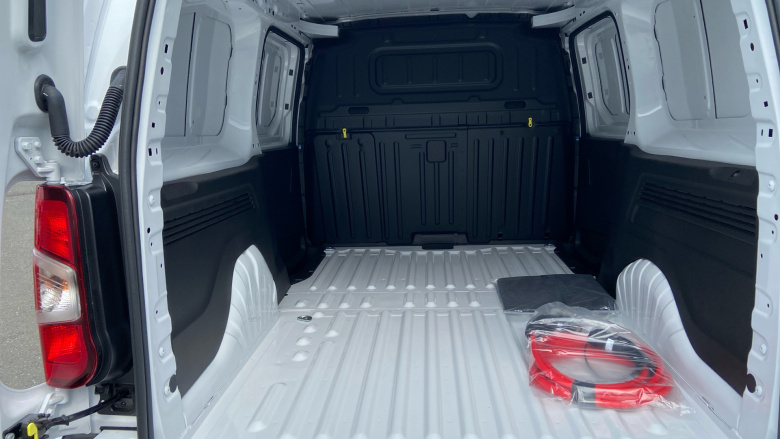 Vauxhall Combo Cargo Combo Xl Electric 100kW Pro 52kWh H1 Van Auto